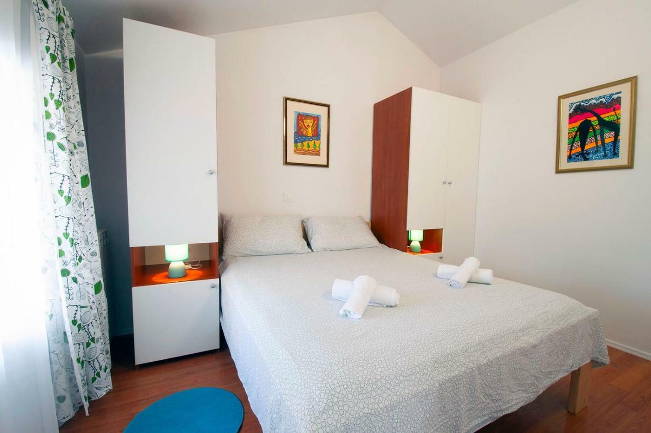 Apartment Dva Oriha Funtana Exterior foto